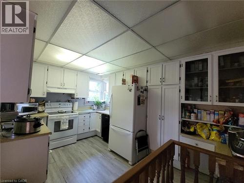 Kitchen - 879 West 5Th Street, Hamilton, ON - Indoor Photo Showing Kitchen