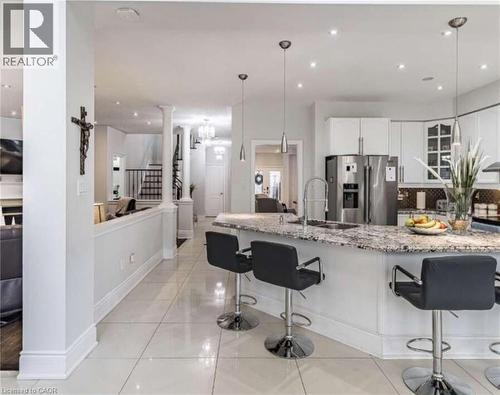 3562 Aquinas Avenue, Mississauga, ON - Indoor Photo Showing Kitchen With Upgraded Kitchen
