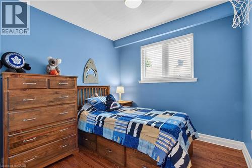 Hardwood-finish flooring and a window with blinds - 1172 Chada Avenue, Mississauga, ON - Indoor Photo Showing Bedroom