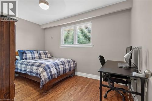 Bedroom featuring wood-finish flooring and neutral wall tones - 1172 Chada Avenue, Mississauga, ON - Indoor Photo Showing Bedroom