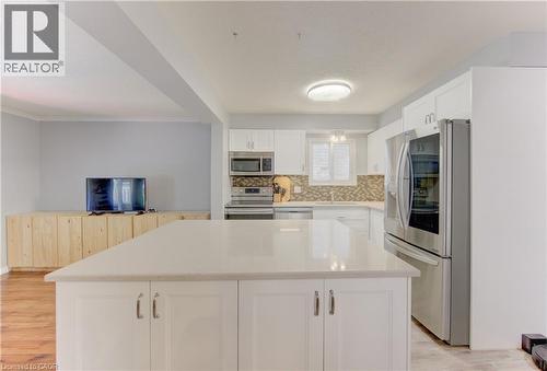 39 Chantilly Street, Kitchener, ON - Indoor Photo Showing Kitchen