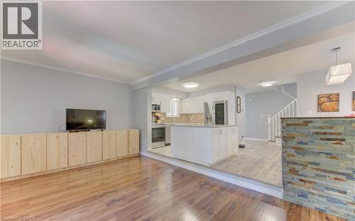39 Chantilly Street, Kitchener, ON - Indoor Photo Showing Living Room