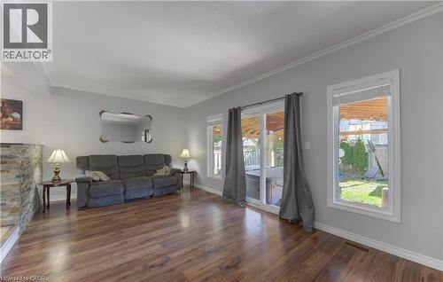 39 Chantilly Street, Kitchener, ON - Indoor Photo Showing Living Room
