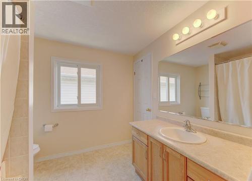 39 Chantilly Street, Kitchener, ON - Indoor Photo Showing Bathroom