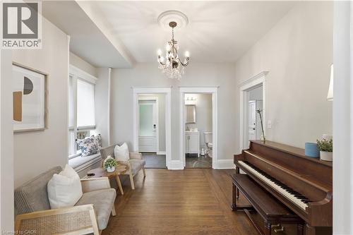 2 Cottage Avenue, Hamilton, ON - Indoor Photo Showing Other Room