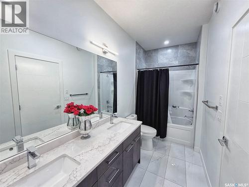 583 Kalra Street, Saskatoon, SK - Indoor Photo Showing Bathroom