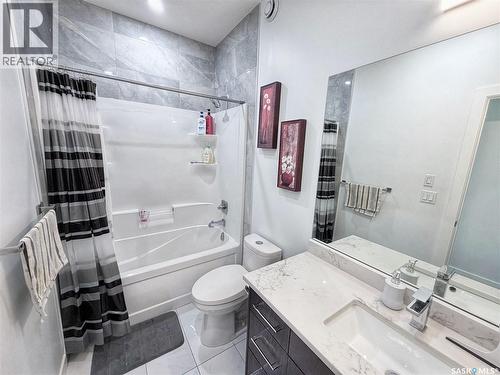 583 Kalra Street, Saskatoon, SK - Indoor Photo Showing Bathroom