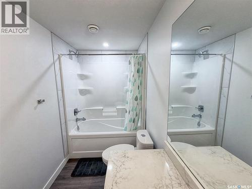583 Kalra Street, Saskatoon, SK - Indoor Photo Showing Bathroom