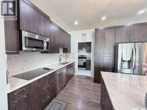 583 Kalra Street, Saskatoon, SK - Indoor Photo Showing Kitchen With Upgraded Kitchen