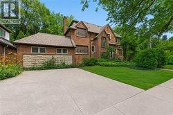 4 FORSYTH Avenue N  Hamilton, ON L8S 4E1