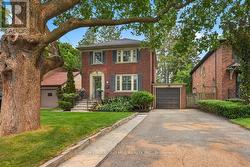 122 STRATH AVENUE Toronto, ON M8X 1R5