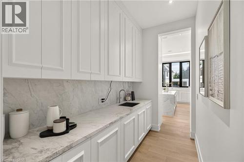 146 Third Line, Oakville, ON - Indoor Photo Showing Other Room