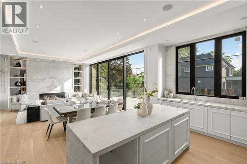 146 Third Line, Oakville, ON - Indoor