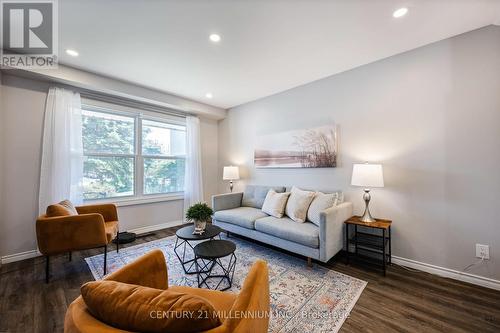 364 Stoneheight Place, Waterloo, ON - Indoor Photo Showing Living Room