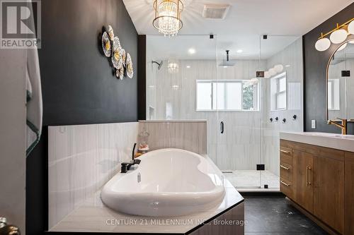 364 Stoneheight Place, Waterloo, ON - Indoor Photo Showing Bathroom