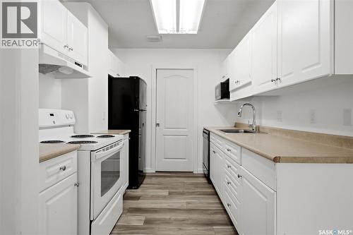 5442 Rochdale Boulevard, Regina, SK - Indoor Photo Showing Kitchen