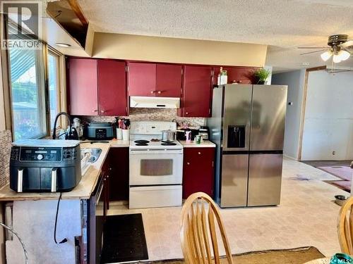 11 Vetshome Drive, Lanigan, SK - Indoor Photo Showing Kitchen