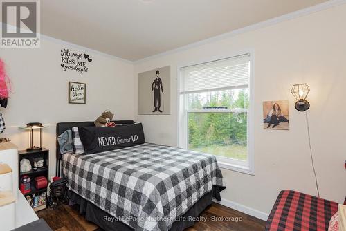 5127 Highway 534, Nipissing, ON - Indoor Photo Showing Bedroom