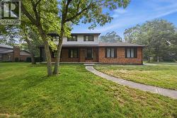 12 TWIN PINES CRESCENT Sarnia, ON N7X 1E5