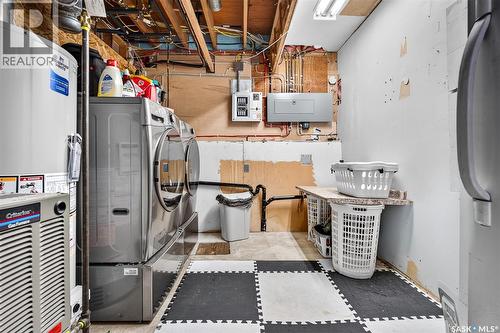 1355 Manitou Crescent, Moose Jaw, SK - Indoor Photo Showing Basement