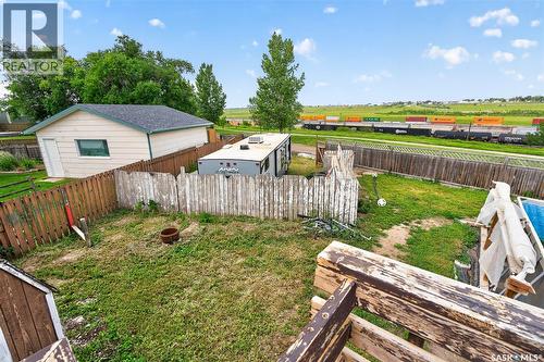 1355 Manitou Crescent, Moose Jaw, SK - Outdoor