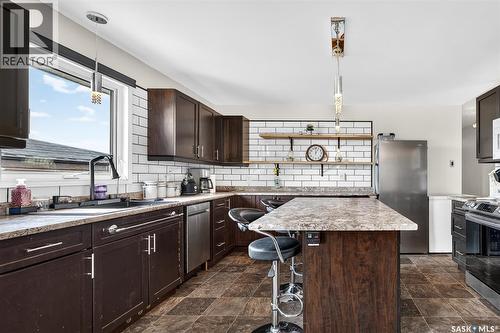 1355 Manitou Crescent, Moose Jaw, SK - Indoor Photo Showing Kitchen With Upgraded Kitchen