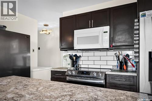 1355 Manitou Crescent, Moose Jaw, SK - Indoor Photo Showing Kitchen