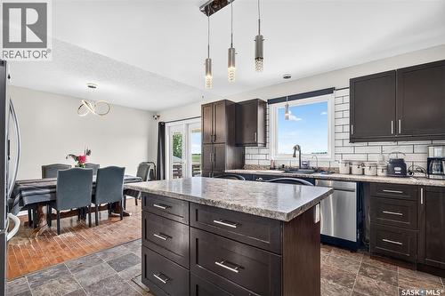 1355 Manitou Crescent, Moose Jaw, SK - Indoor Photo Showing Kitchen With Double Sink With Upgraded Kitchen