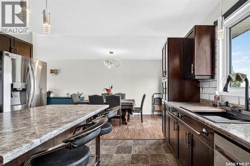 1355 Manitou Crescent, Moose Jaw, SK - Indoor Photo Showing Kitchen
