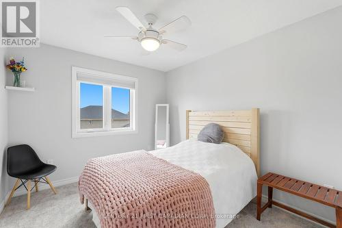 12 Glenwood Street, St. Thomas, ON - Indoor Photo Showing Bedroom