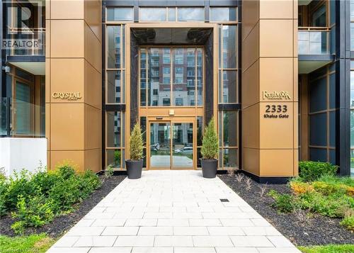 2333 KHALSA Gate Unit# 811  Oakville, ON L6M 0X7