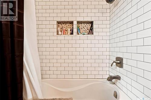 1645 Smith Street, Moose Jaw, SK - Indoor Photo Showing Bathroom