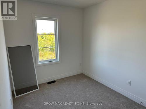 52 Waterside Way, Whitby, ON - Indoor Photo Showing Other Room