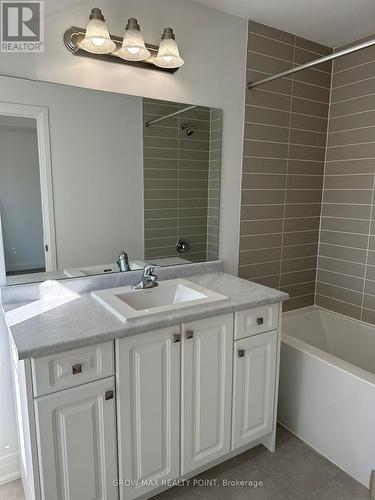 52 Waterside Way, Whitby, ON - Indoor Photo Showing Bathroom