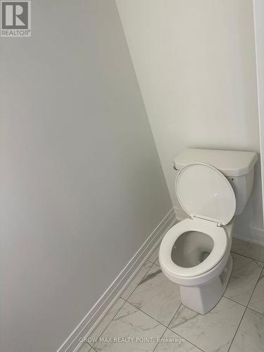 52 Waterside Way, Whitby, ON - Indoor Photo Showing Bathroom