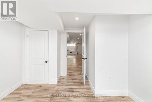 418 Fairfield Avenue, Hamilton, ON - Indoor Photo Showing Other Room