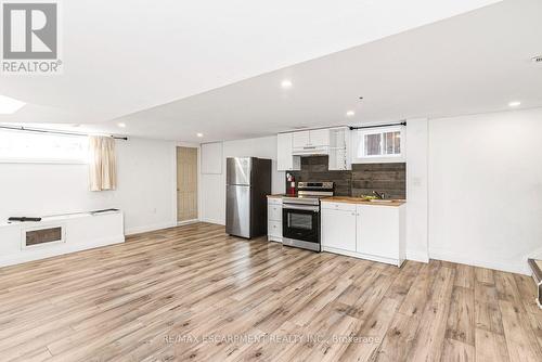 418 Fairfield Avenue, Hamilton, ON - Indoor Photo Showing Kitchen