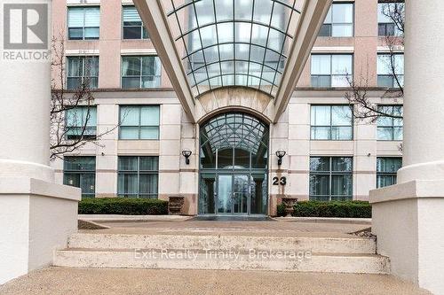 318 - 23 LORRAINE DRIVE  Toronto, ON M2N 6Z6