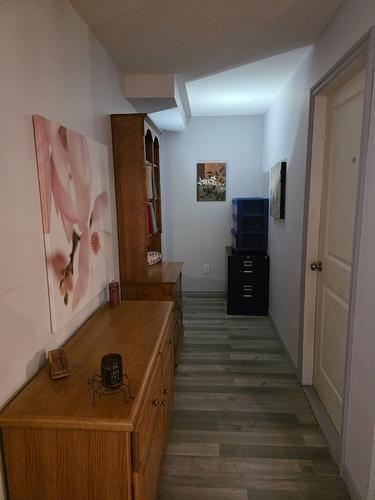 303 1St Avenue, Nakusp, BC - Indoor Photo Showing Other Room