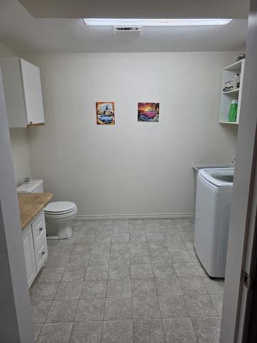 303 1St Avenue, Nakusp, BC - Indoor