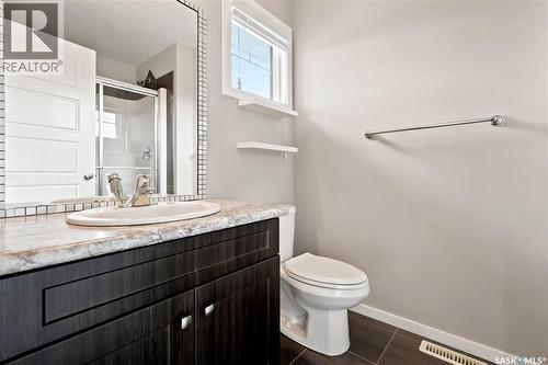 2802 Ridgway Avenue, Regina, SK - Indoor Photo Showing Bathroom