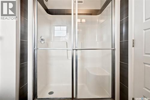 2802 Ridgway Avenue, Regina, SK - Indoor Photo Showing Bathroom