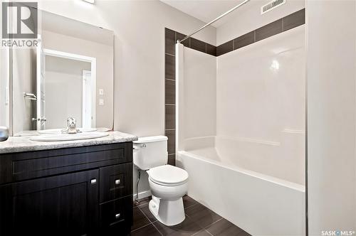 2802 Ridgway Avenue, Regina, SK - Indoor Photo Showing Bathroom