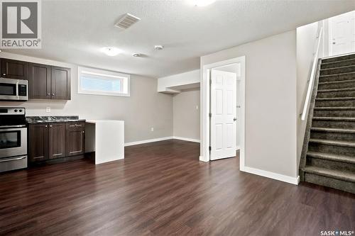 2802 Ridgway Avenue, Regina, SK - Indoor Photo Showing Kitchen