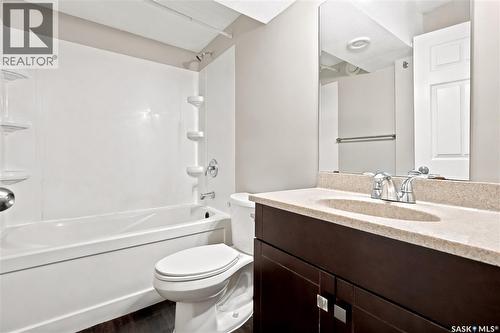 2802 Ridgway Avenue, Regina, SK - Indoor Photo Showing Bathroom