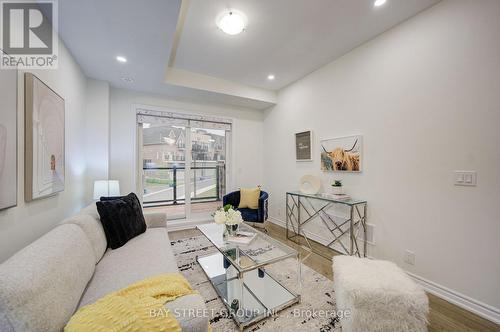 7 Schmidt Lane, Markham, ON - Indoor