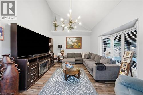 179 Jacqueline Boulevard, Hamilton, ON - Indoor Photo Showing Living Room