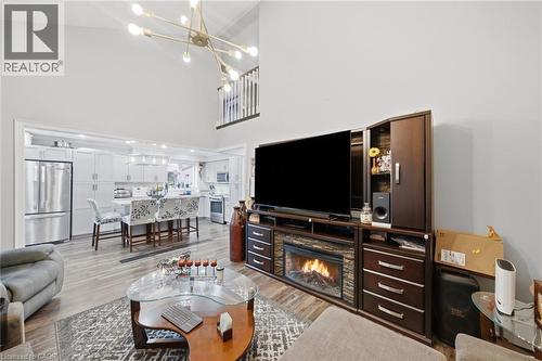 179 Jacqueline Boulevard, Hamilton, ON - Indoor Photo Showing Living Room