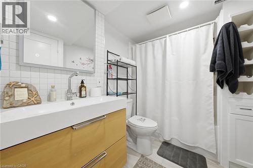 179 Jacqueline Boulevard, Hamilton, ON - Indoor Photo Showing Bathroom