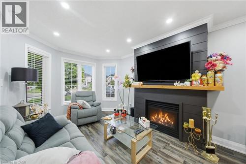 179 Jacqueline Boulevard, Hamilton, ON - Indoor Photo Showing Living Room With Fireplace